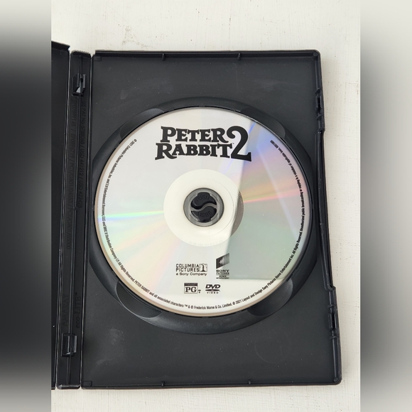 Peter Rabbit I & II Movie Collection Blu-Ray & DVD Set - Picture 9 of 9